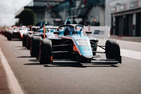 DONNINGTON - FIRST ROUND OF BRITISH F4